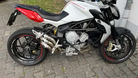 MV Agusta Brutale 800 in Weiß und Rot